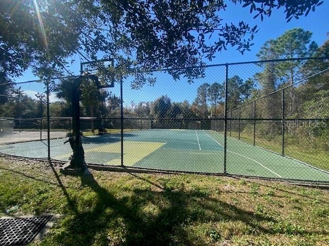 На продажу: $450,000 (4 спален, 2 ванн, 1945 Квадратных фут)