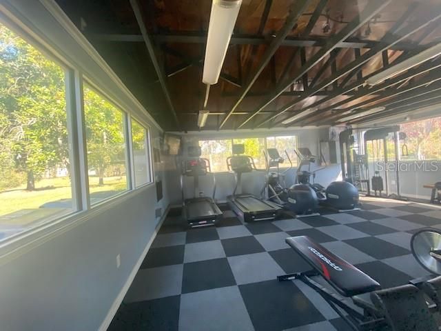 На продажу: $450,000 (4 спален, 2 ванн, 1945 Квадратных фут)