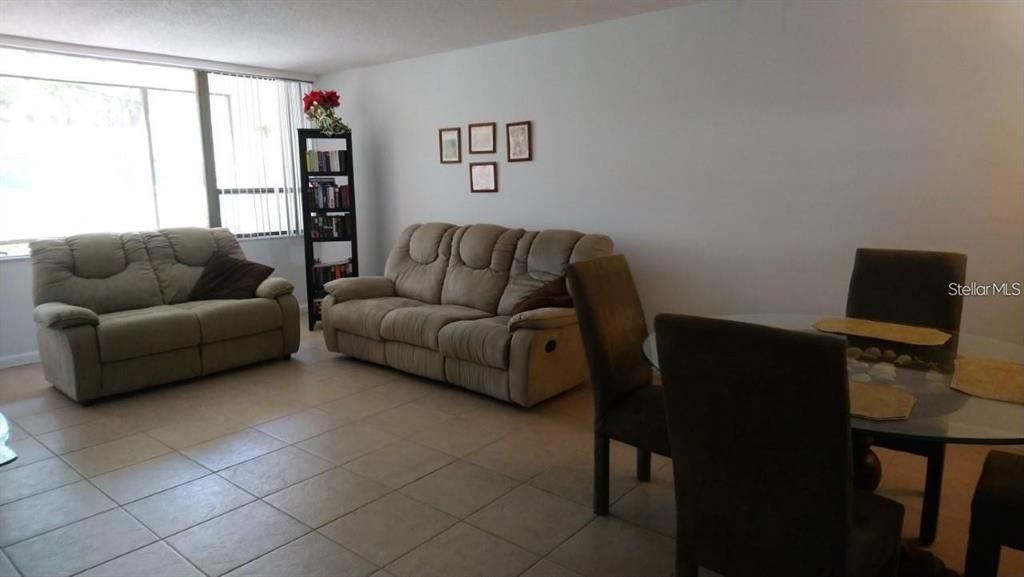 For Sale: $169,000 (2 beds, 2 baths, 1050 Square Feet)