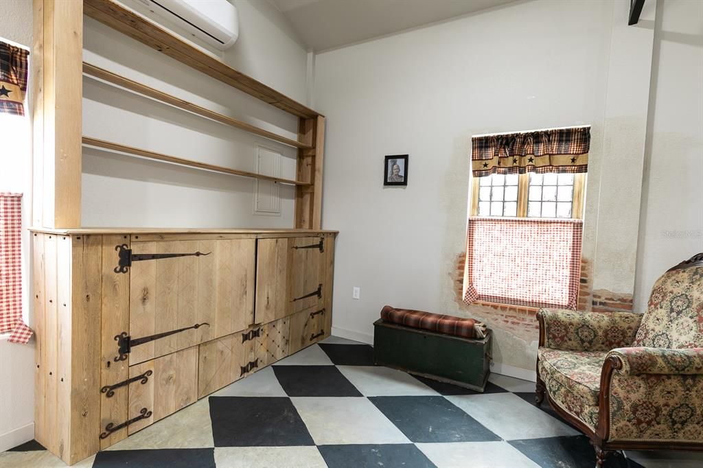 待售: $249,000 (1 贝兹, 1 浴室, 800 平方英尺)