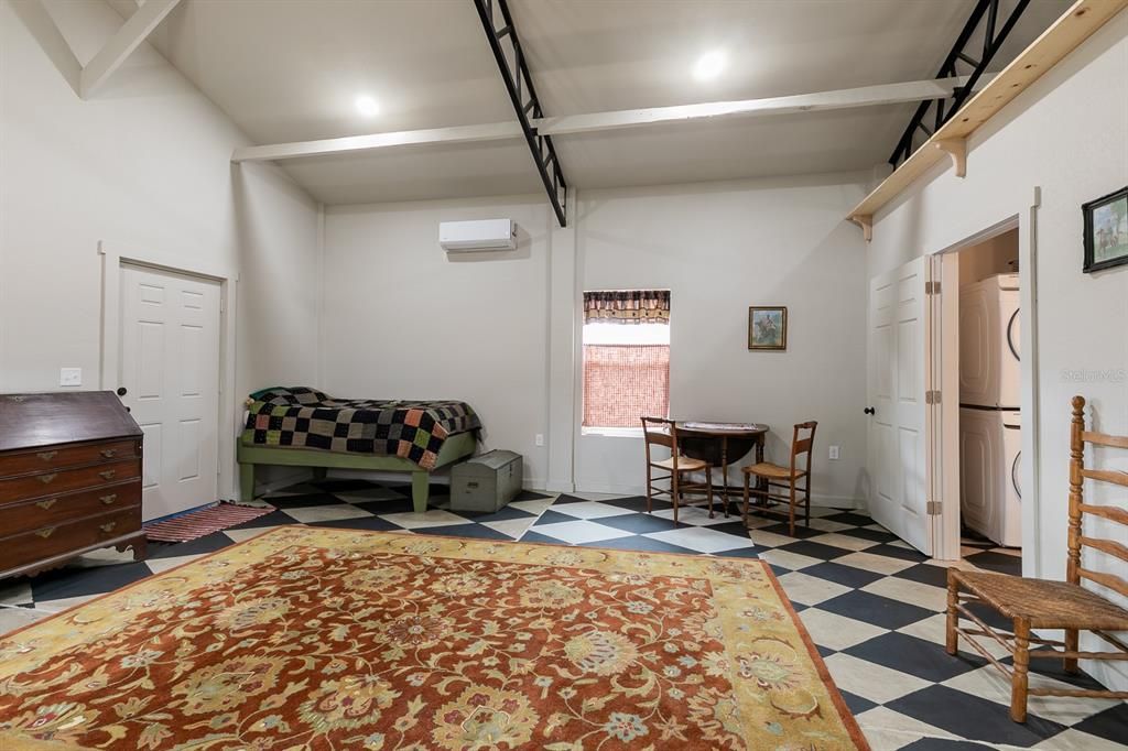 待售: $249,000 (1 贝兹, 1 浴室, 800 平方英尺)