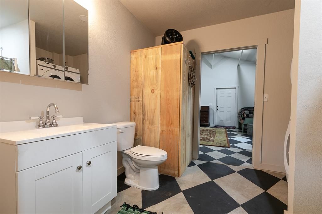 待售: $249,000 (1 贝兹, 1 浴室, 800 平方英尺)