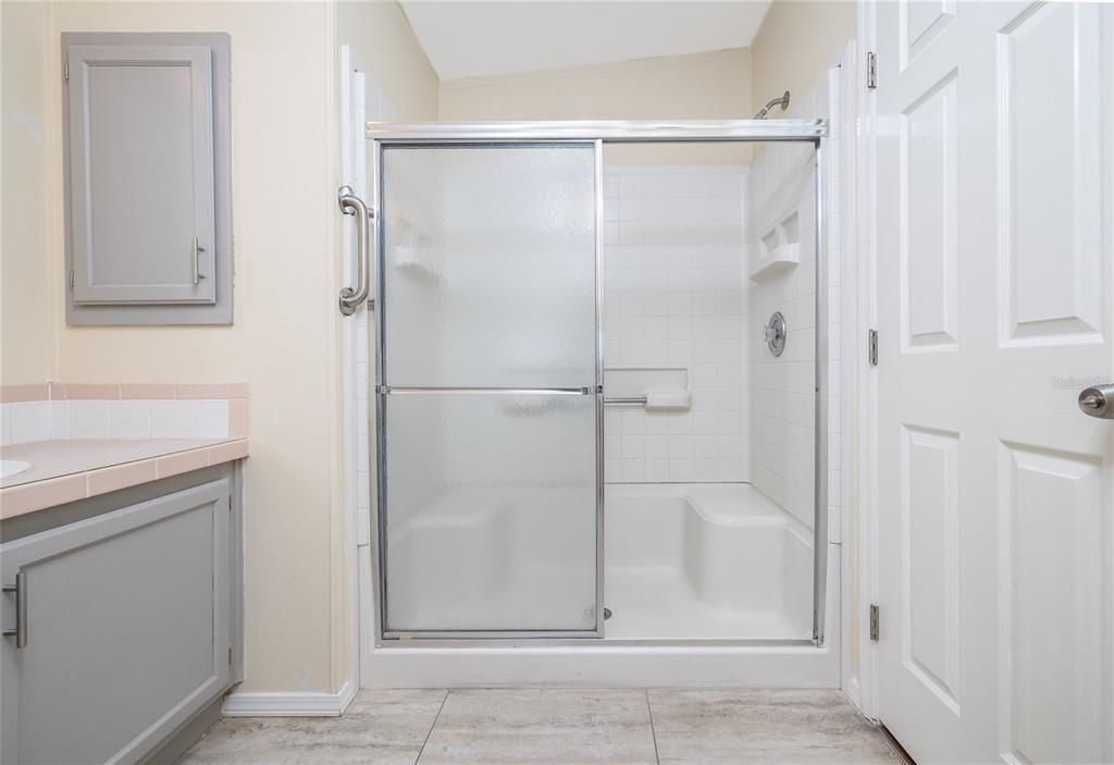 For Sale: $245,000 (2 beds, 2 baths, 1274 Square Feet)