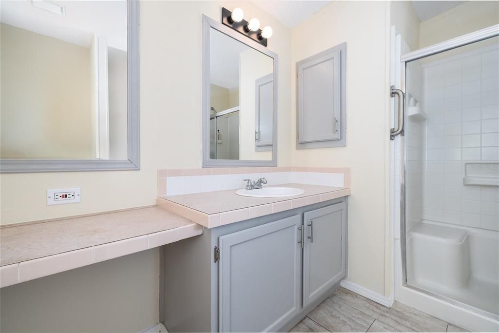 For Sale: $245,000 (2 beds, 2 baths, 1274 Square Feet)