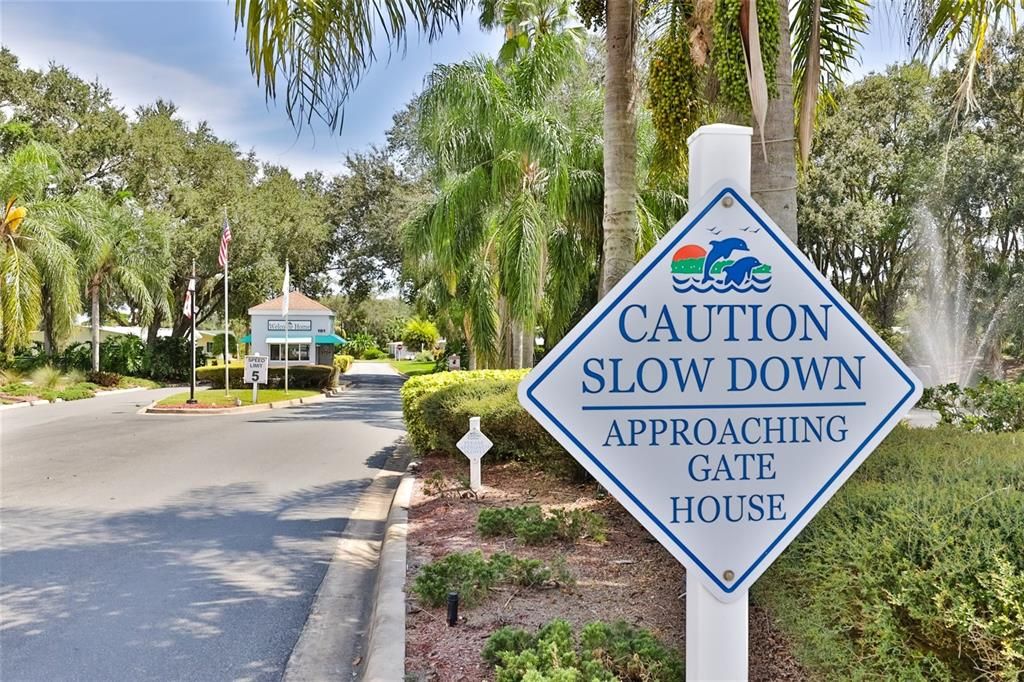 For Sale: $245,000 (2 beds, 2 baths, 1274 Square Feet)