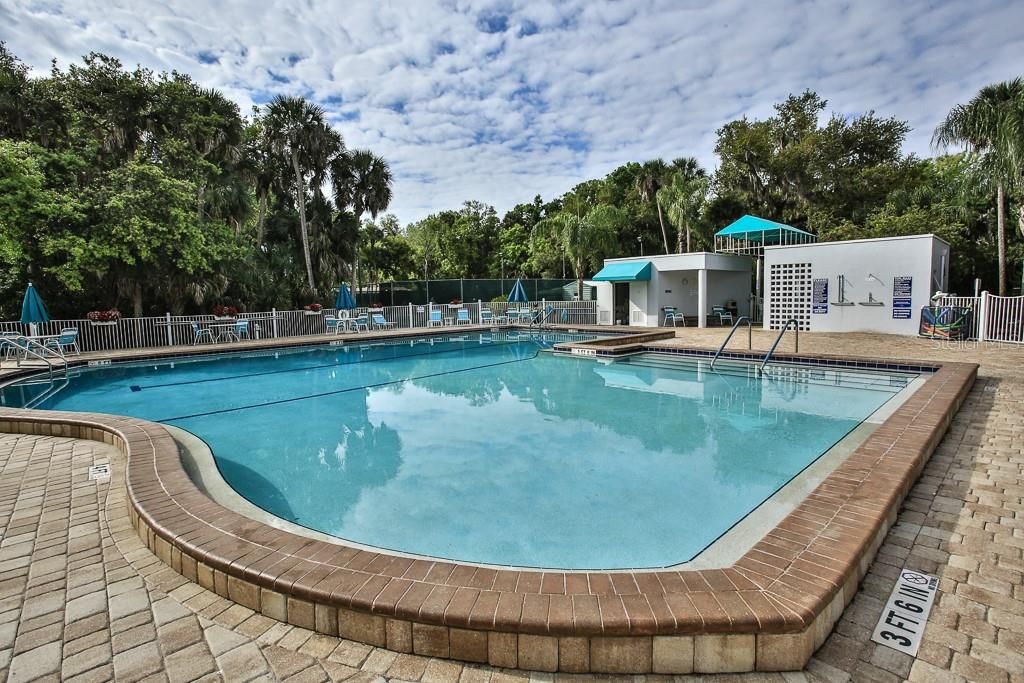 For Sale: $245,000 (2 beds, 2 baths, 1274 Square Feet)