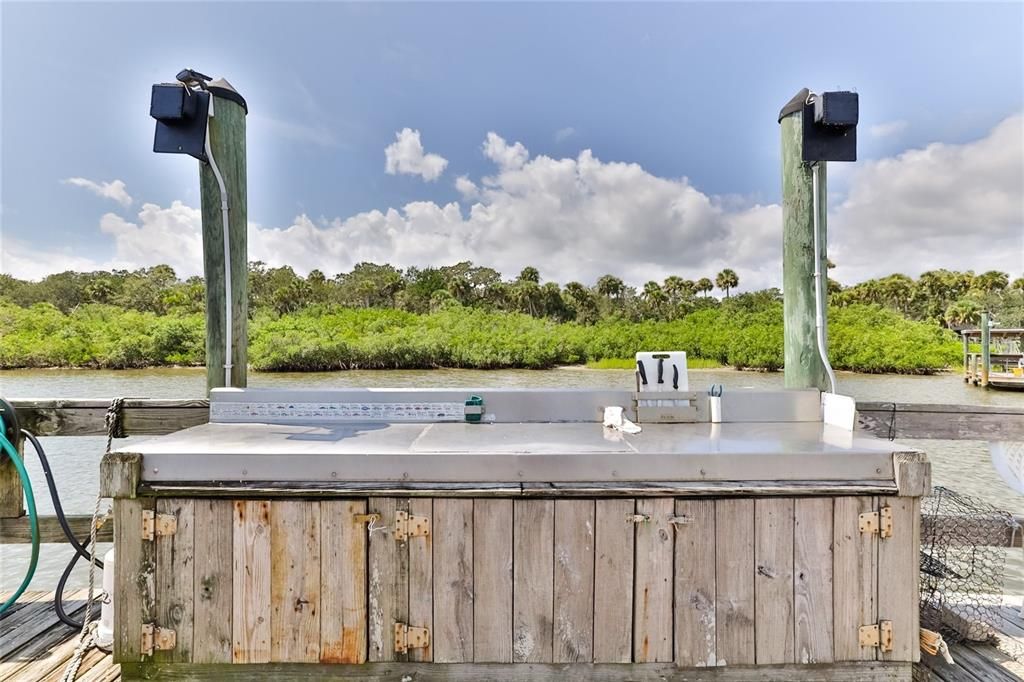 For Sale: $245,000 (2 beds, 2 baths, 1274 Square Feet)