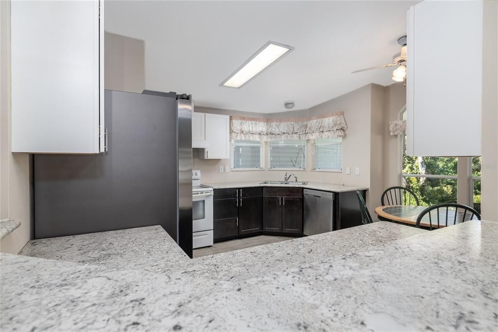 For Sale: $245,000 (2 beds, 2 baths, 1274 Square Feet)