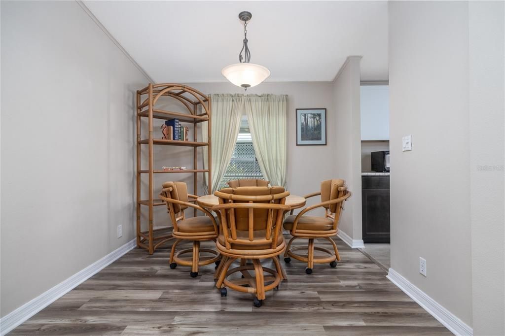 For Sale: $245,000 (2 beds, 2 baths, 1274 Square Feet)