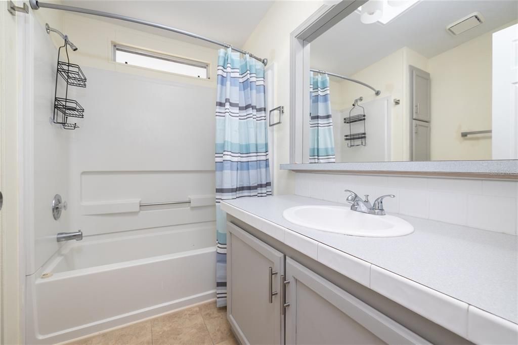 For Sale: $245,000 (2 beds, 2 baths, 1274 Square Feet)