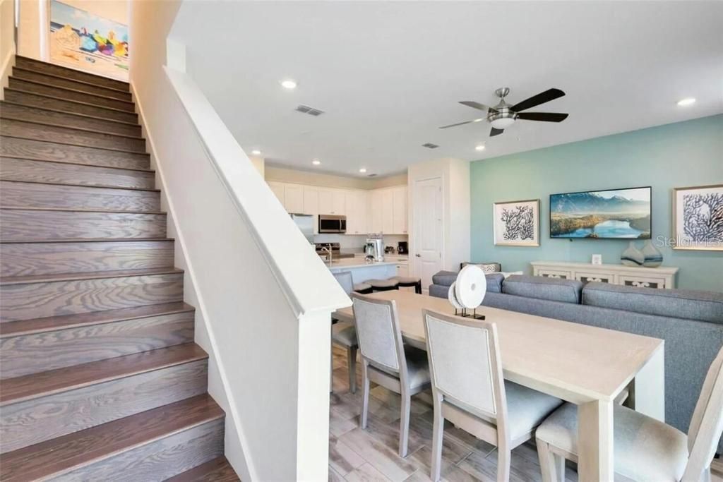 На продажу: $449,000 (4 спален, 3 ванн, 1712 Квадратных фут)