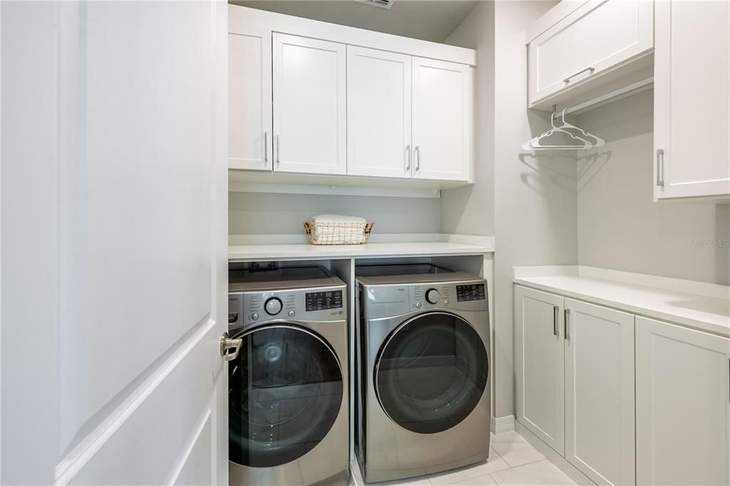 For Sale: $795,500 (3 beds, 2 baths, 2536 Square Feet)