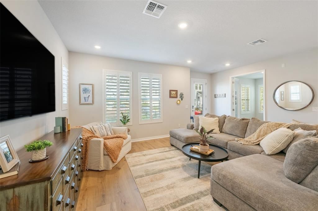 For Sale: $795,500 (3 beds, 2 baths, 2536 Square Feet)