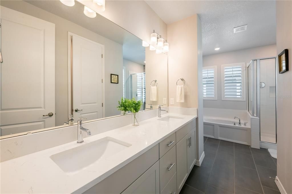 For Sale: $795,500 (3 beds, 2 baths, 2536 Square Feet)