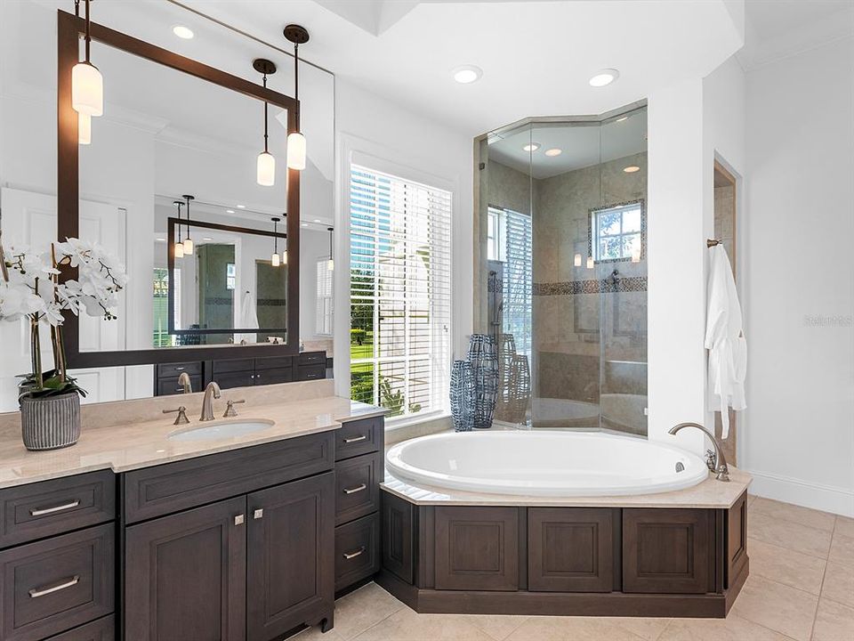 待售: $3,950,000 (4 贝兹, 5 浴室, 5566 平方英尺)