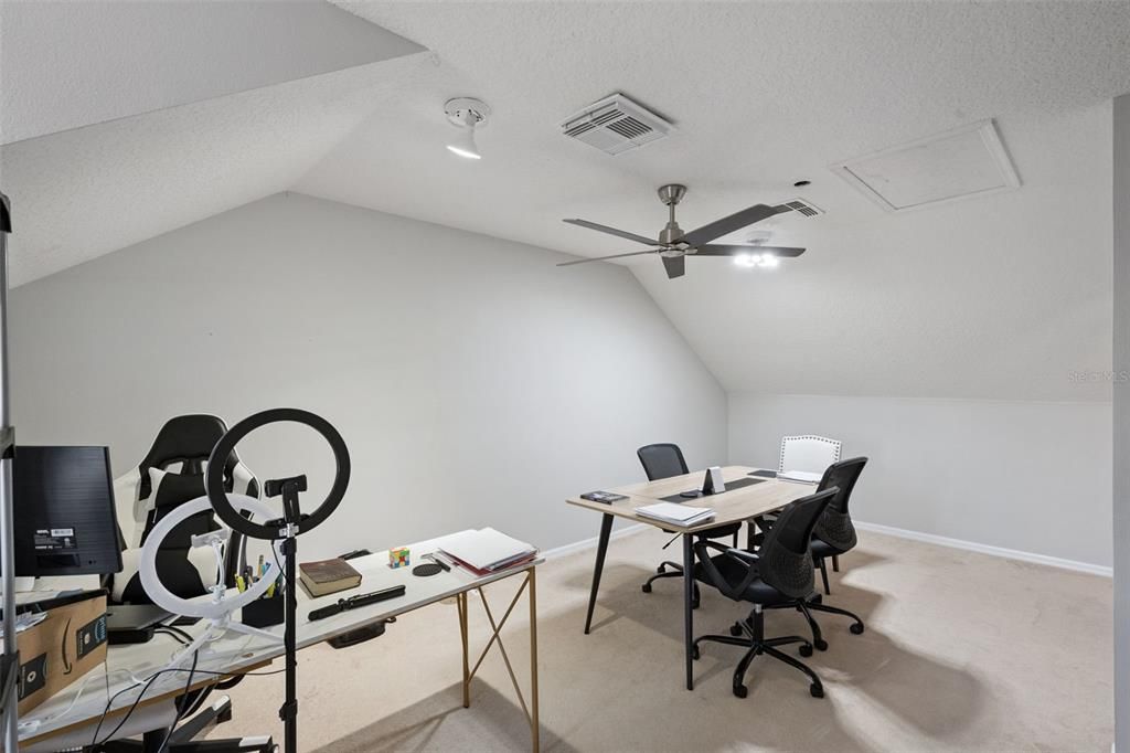 待售: $789,000 (4 贝兹, 4 浴室, 2388 平方英尺)