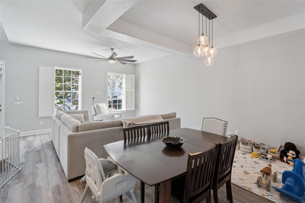 待售: $789,000 (4 贝兹, 4 浴室, 2388 平方英尺)