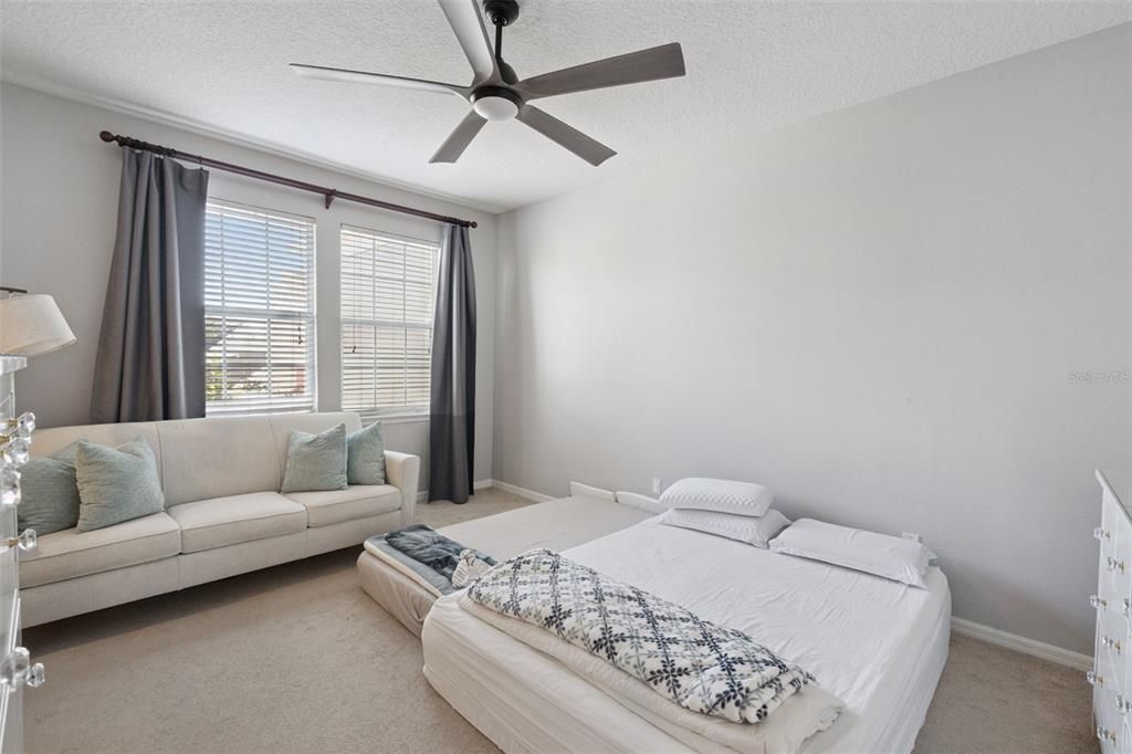 待售: $789,000 (4 贝兹, 4 浴室, 2388 平方英尺)