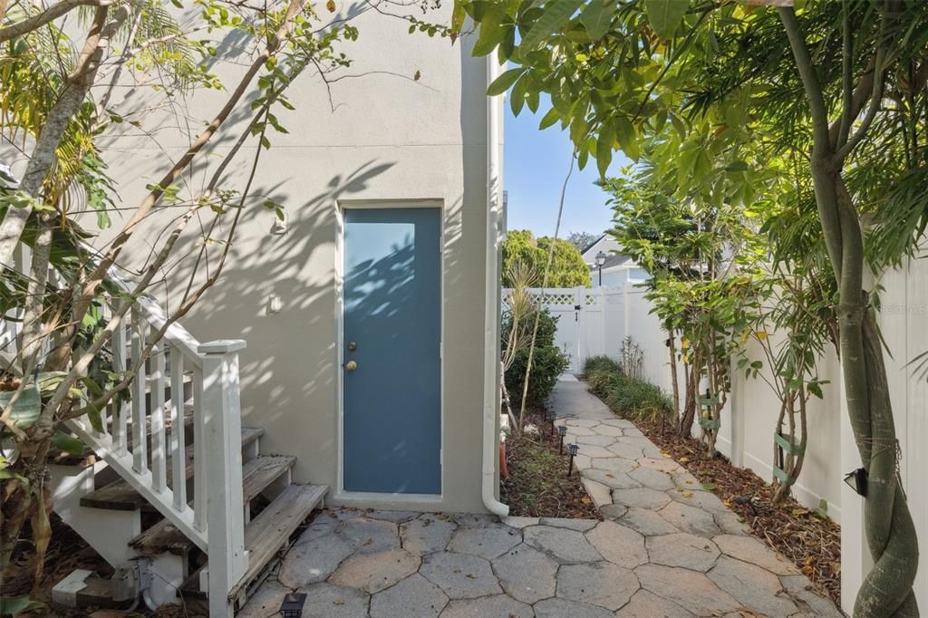 待售: $789,000 (4 贝兹, 4 浴室, 2388 平方英尺)