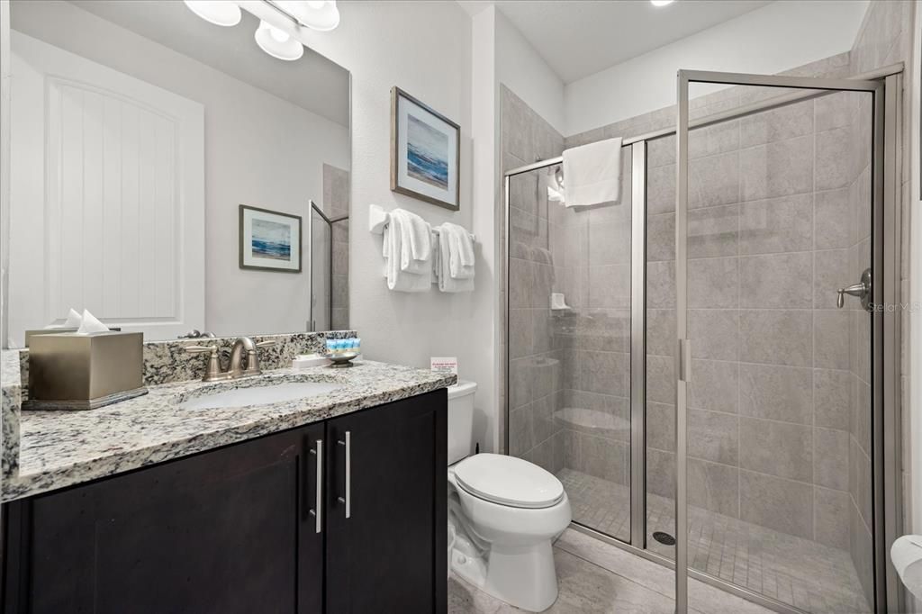 For Sale: $550,000 (6 beds, 6 baths, 2831 Square Feet)