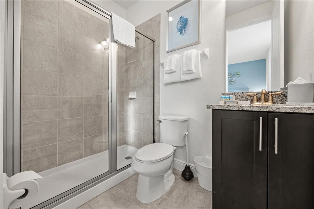 For Sale: $550,000 (6 beds, 6 baths, 2831 Square Feet)