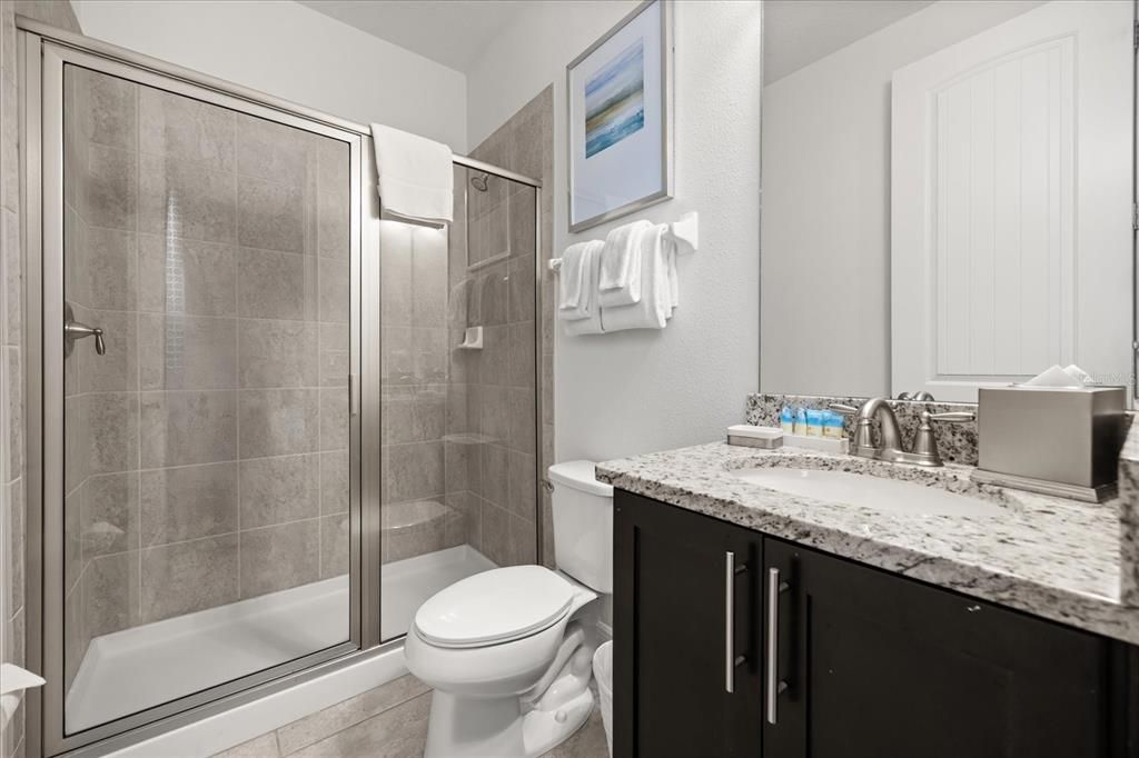 For Sale: $550,000 (6 beds, 6 baths, 2831 Square Feet)