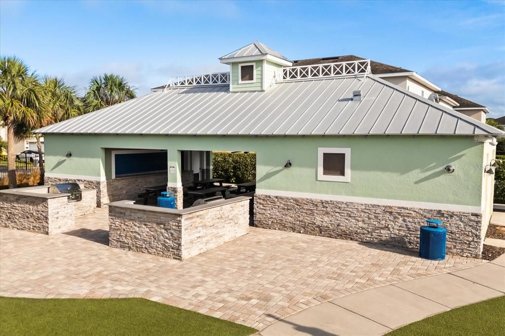 For Sale: $550,000 (6 beds, 6 baths, 2831 Square Feet)