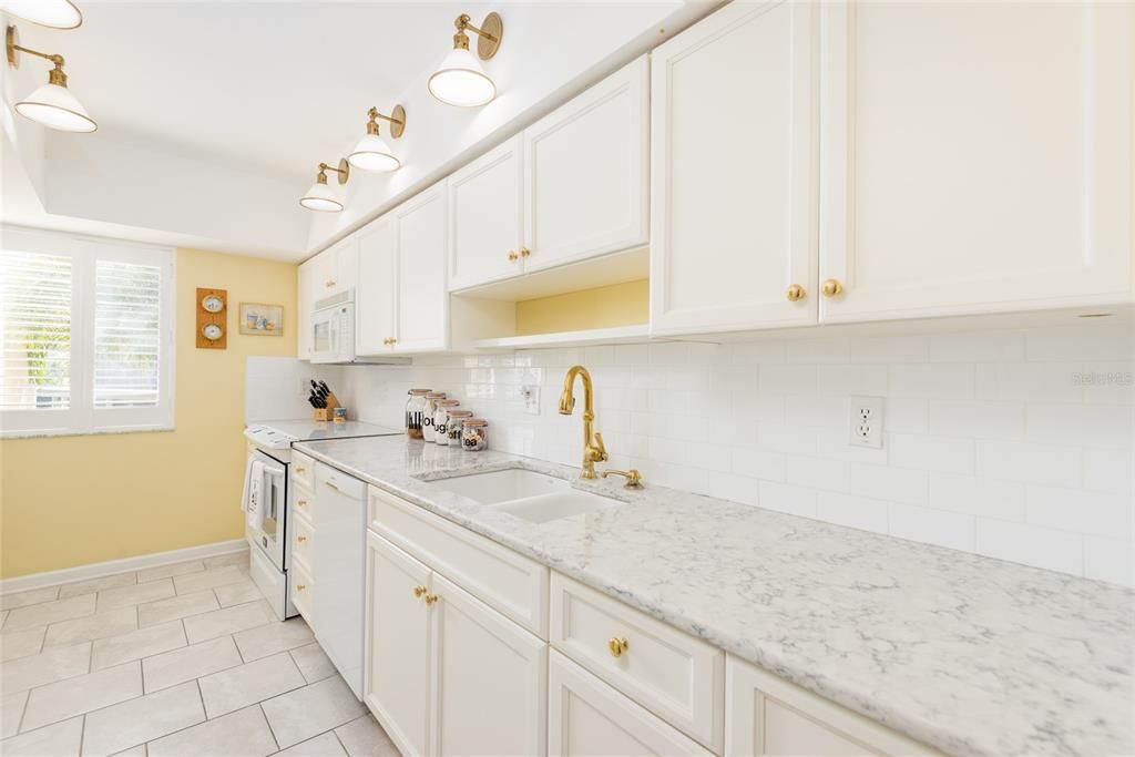 For Sale: $695,000 (2 beds, 2 baths, 1798 Square Feet)