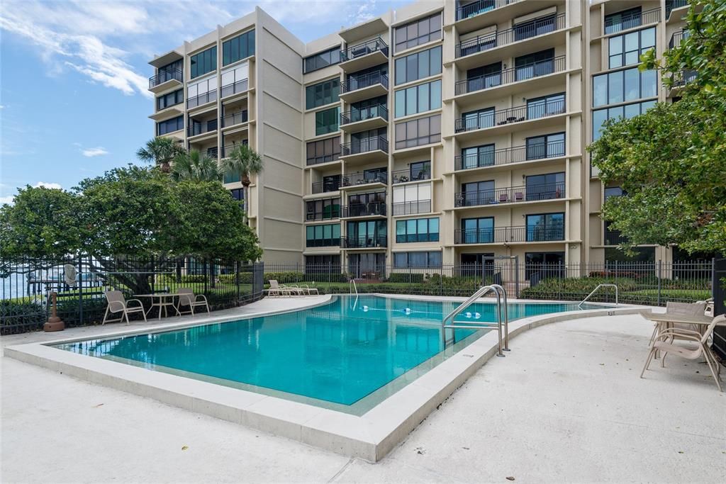 For Sale: $695,000 (2 beds, 2 baths, 1798 Square Feet)