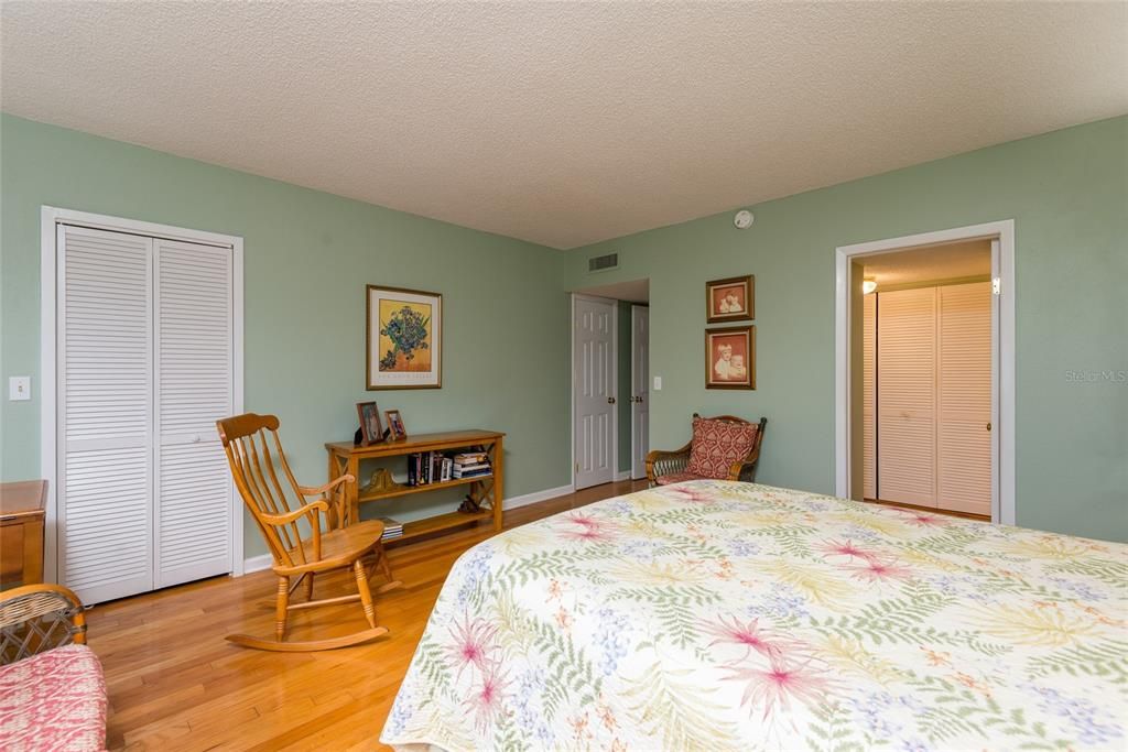 For Sale: $695,000 (2 beds, 2 baths, 1798 Square Feet)