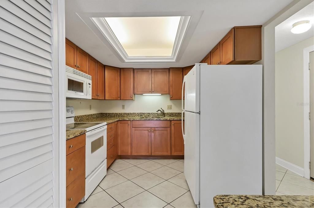 待售: $259,000 (2 贝兹, 2 浴室, 1023 平方英尺)