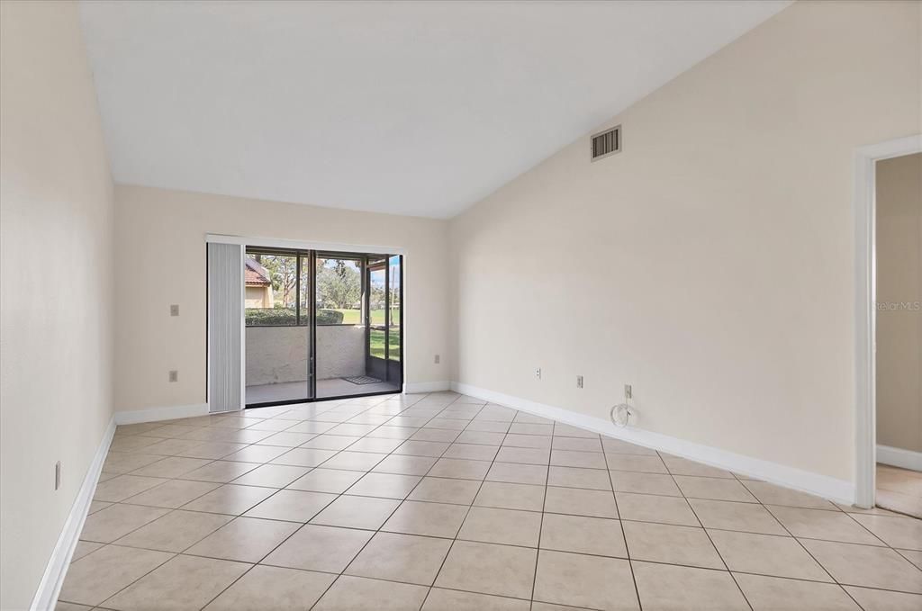 待售: $259,000 (2 贝兹, 2 浴室, 1023 平方英尺)