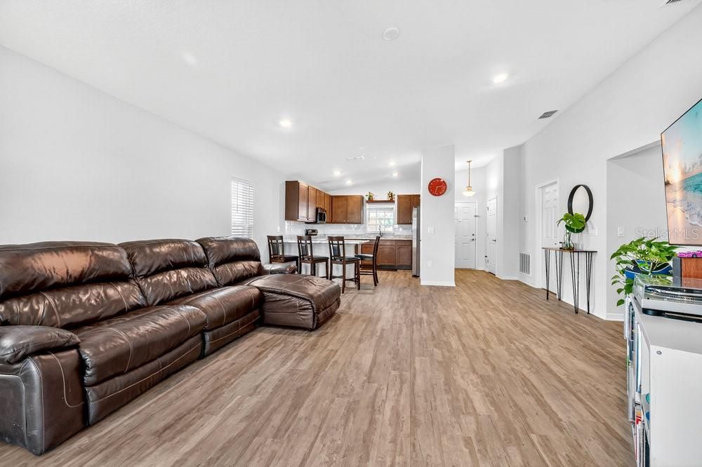 En Renta: $2,300 (3 camas, 2 baños, 1417 Pies cuadrados)