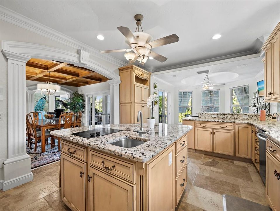 En Venta: $2,899,000 (4 camas, 3 baños, 3320 Pies cuadrados)