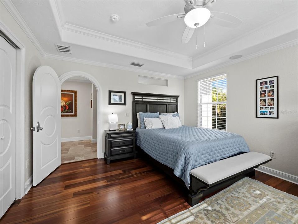 En Venta: $2,899,000 (4 camas, 3 baños, 3320 Pies cuadrados)