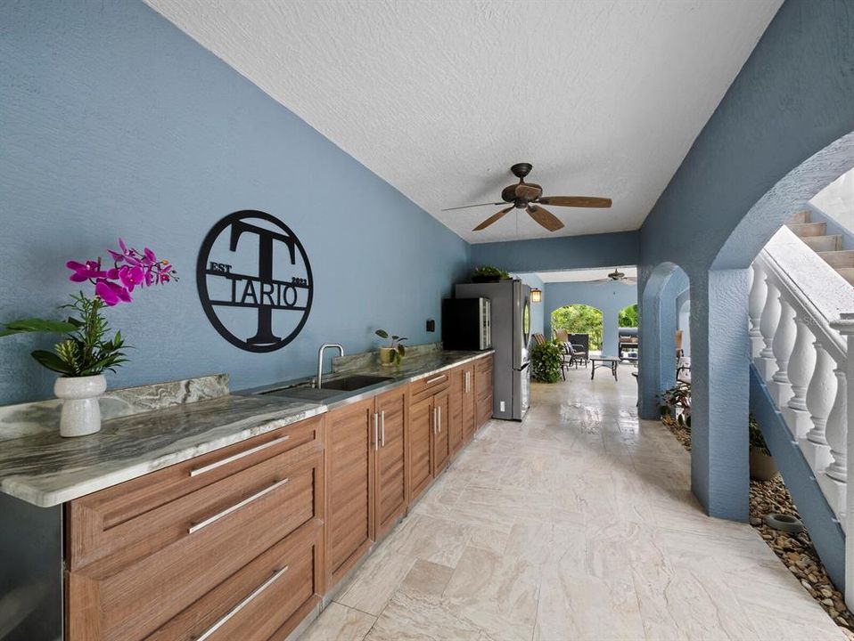 En Venta: $2,899,000 (4 camas, 3 baños, 3320 Pies cuadrados)