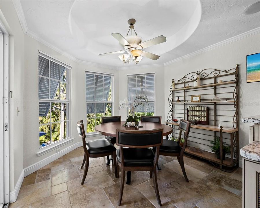 En Venta: $2,899,000 (4 camas, 3 baños, 3320 Pies cuadrados)