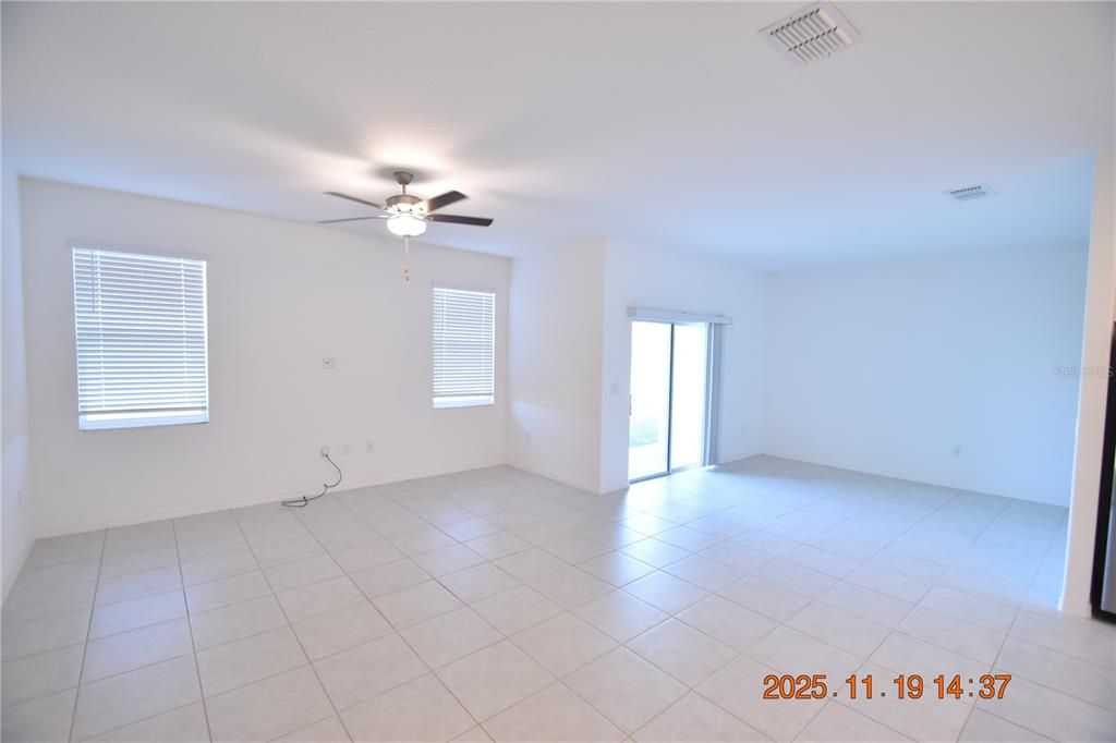 出租: $2,395 (3 贝兹, 2 浴室, 2319 平方英尺)