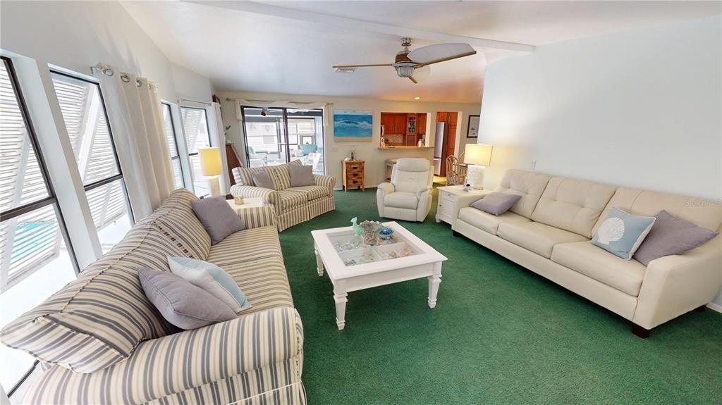 For Sale: $394,000 (2 beds, 2 baths, 1152 Square Feet)