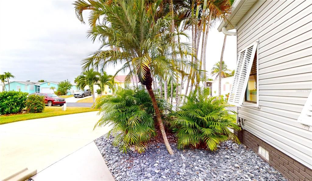 For Sale: $394,000 (2 beds, 2 baths, 1152 Square Feet)