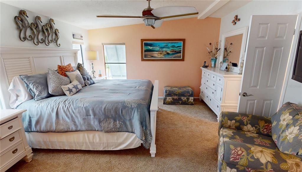 For Sale: $394,000 (2 beds, 2 baths, 1152 Square Feet)