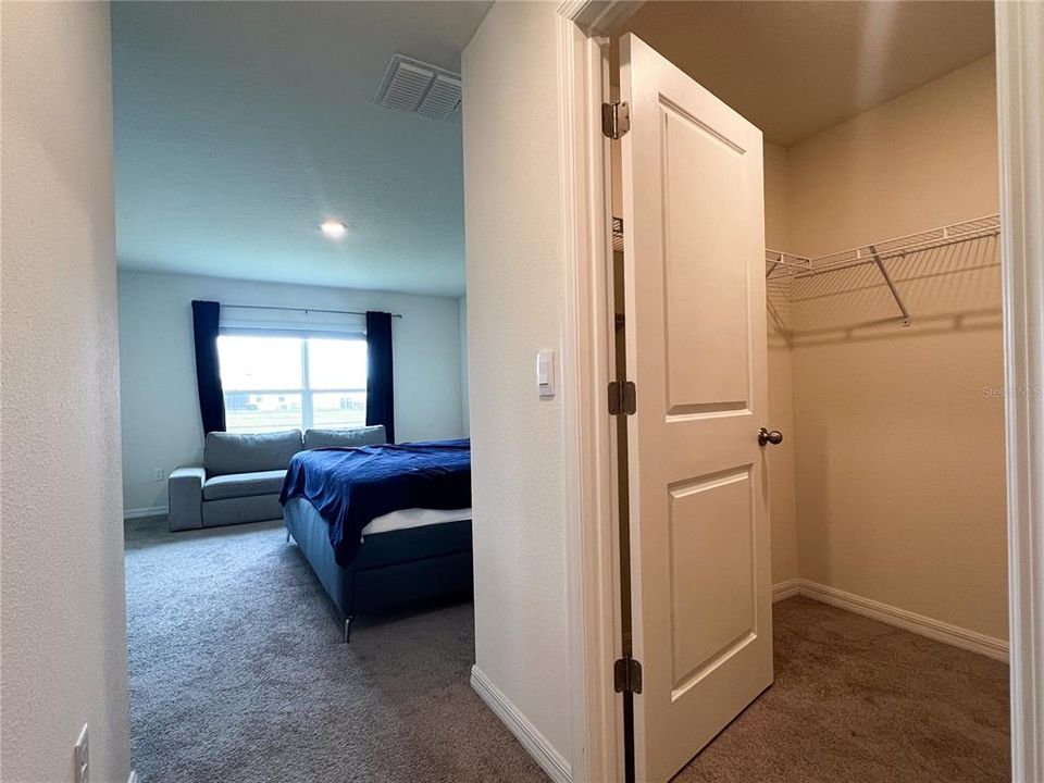 For Rent: $2,400 (3 beds, 2 baths, 1672 Square Feet)