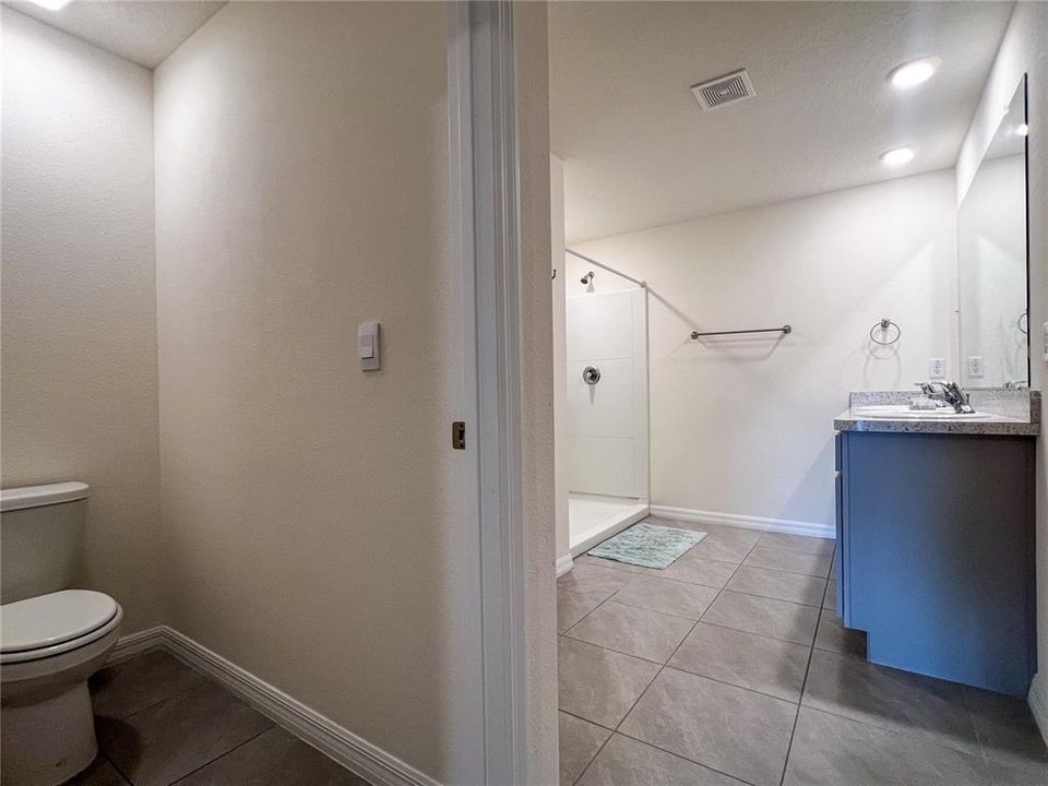 For Rent: $2,400 (3 beds, 2 baths, 1672 Square Feet)