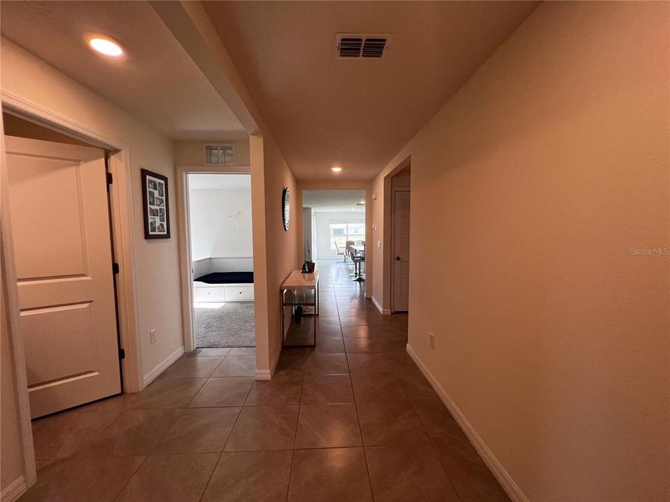 For Rent: $2,400 (3 beds, 2 baths, 1672 Square Feet)