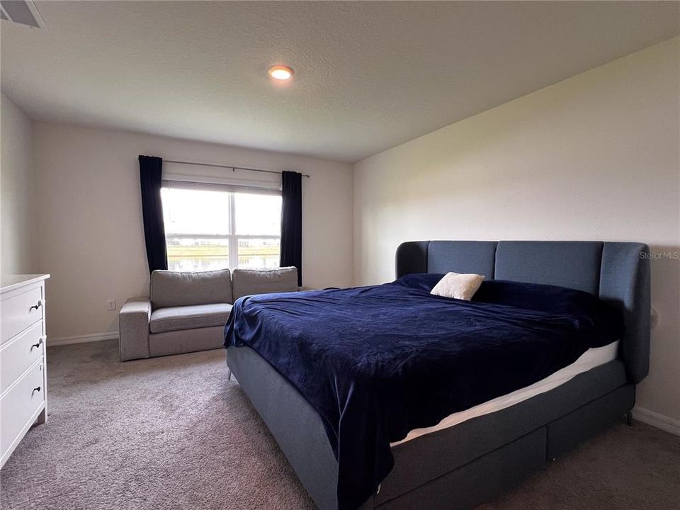 For Rent: $2,400 (3 beds, 2 baths, 1672 Square Feet)