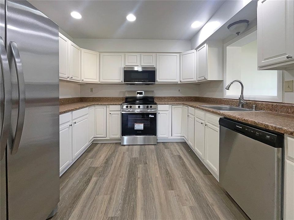 Active With Contract: $294,000 (4 beds, 1 baths, 1800 Square Feet)