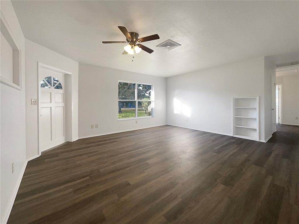 Active With Contract: $294,000 (4 beds, 1 baths, 1800 Square Feet)