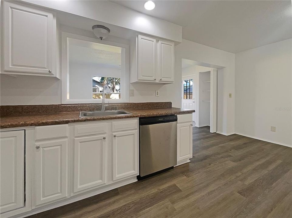 Active With Contract: $294,000 (4 beds, 1 baths, 1800 Square Feet)