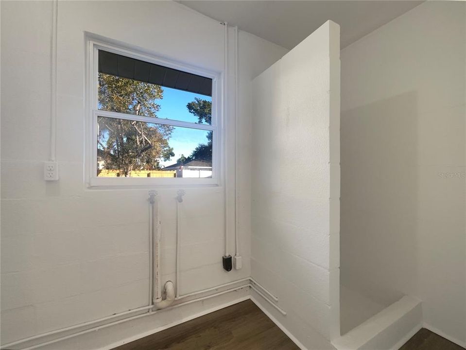 Active With Contract: $294,000 (4 beds, 1 baths, 1800 Square Feet)