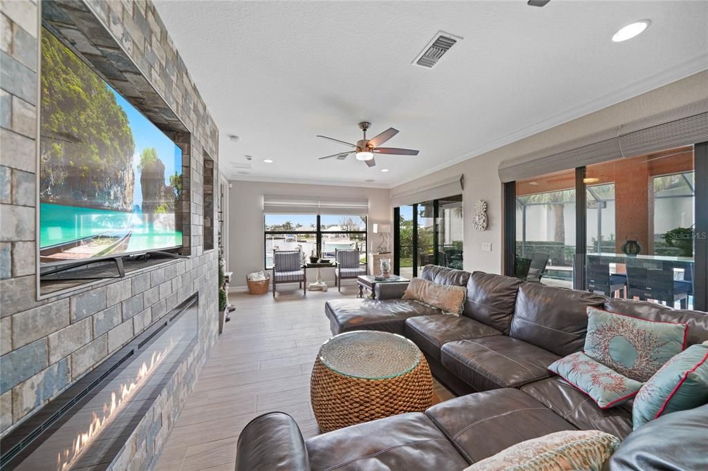 For Sale: $1,100,000 (4 beds, 2 baths, 2426 Square Feet)